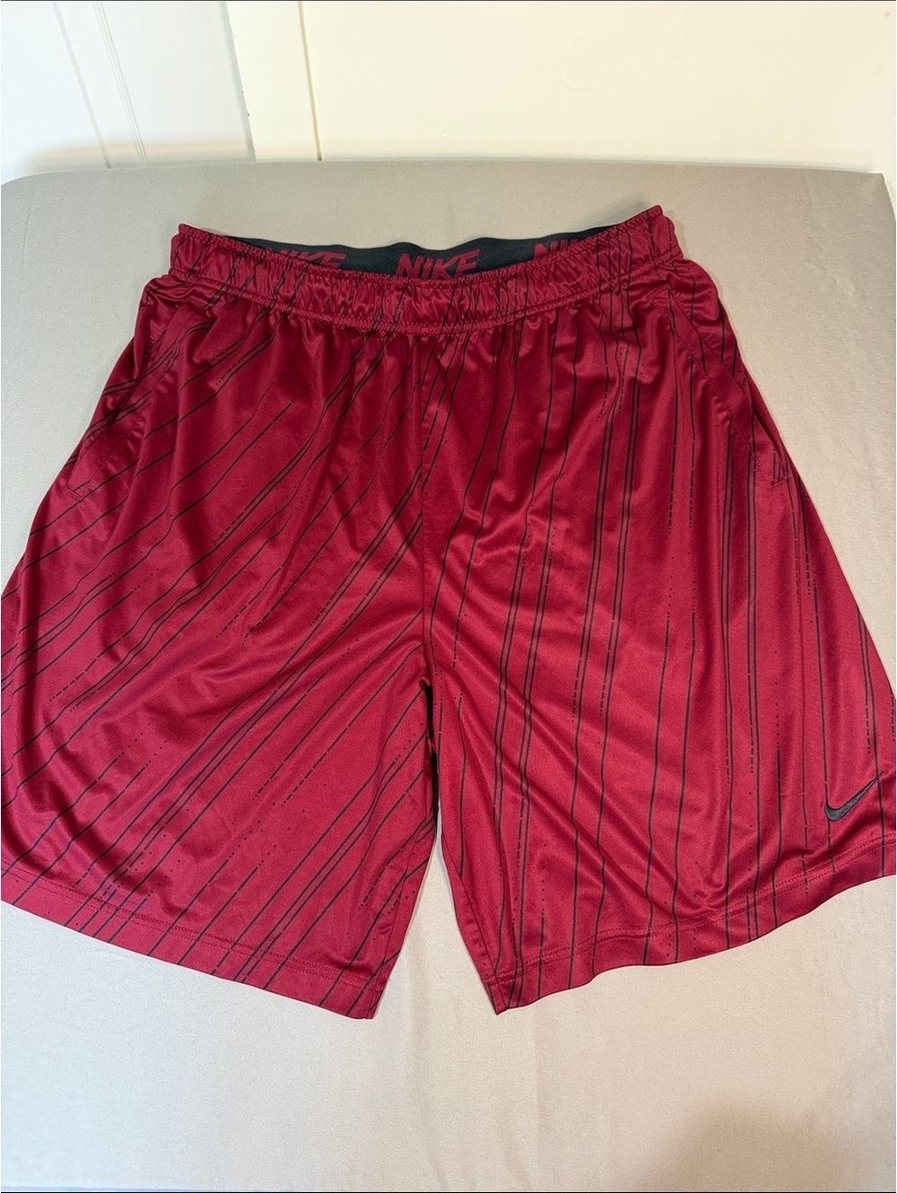 Nike Dri-FIT Men's Athletic Shorts XXL Burgundy with Black Pinstripes